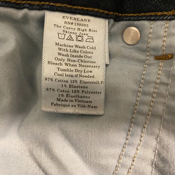 Everlane Curvy High-Rise Jeans in Dark Blue - Picture 6 of 6